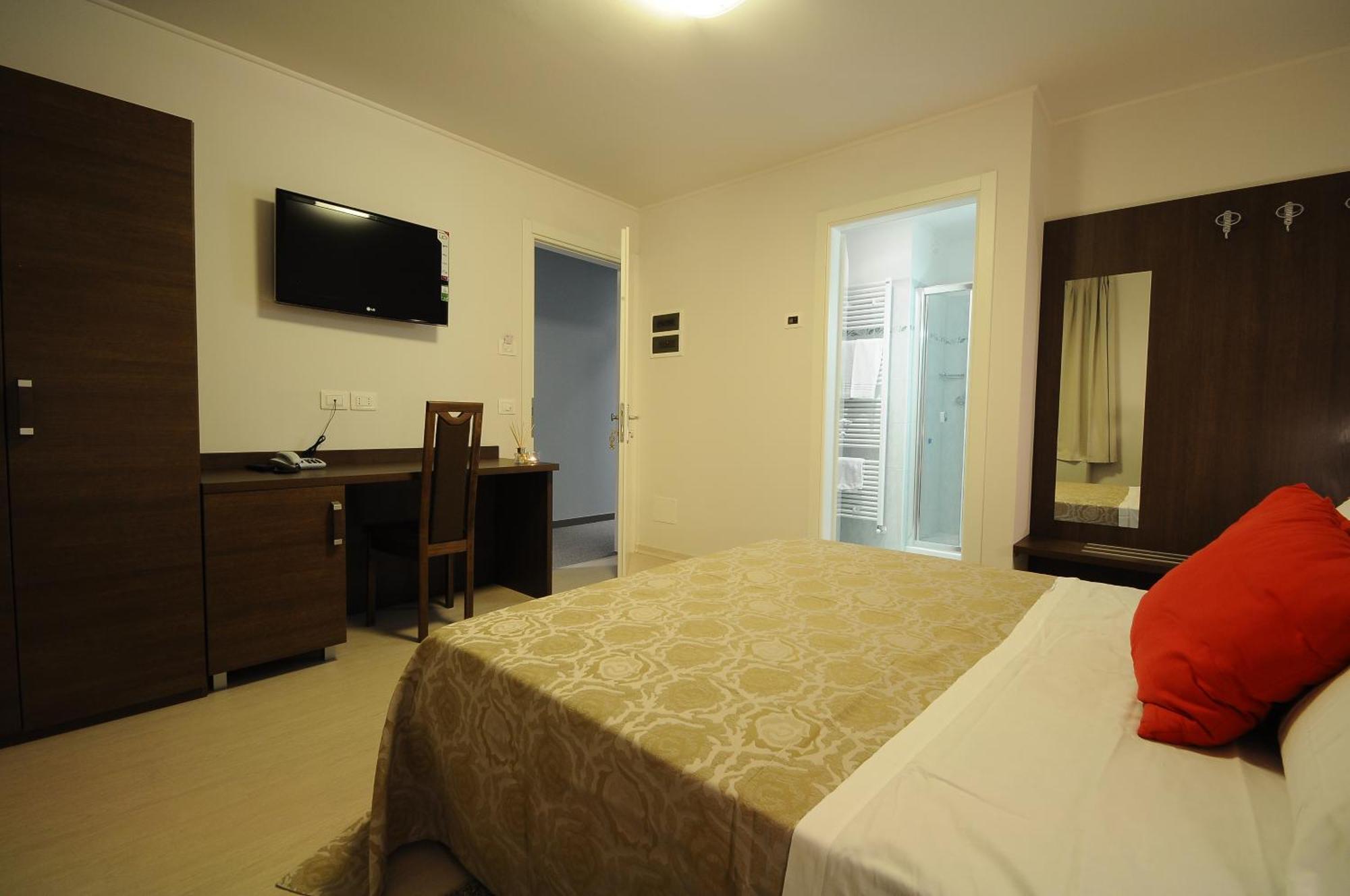 Albergo Leon Bianco Gonàrs Dış mekan fotoğraf